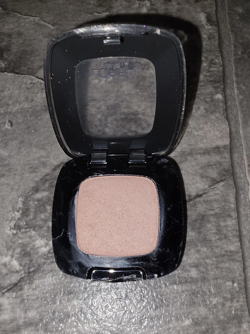 L'Oreal Colour Riche Eyeshadow 201 Little Beige Dress
